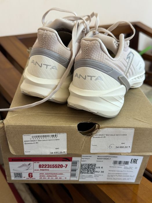 Кроссовка Anta, балетка Зара