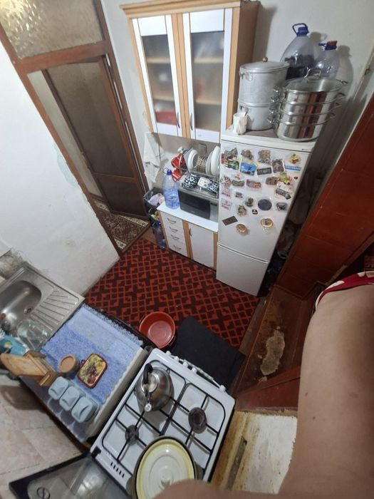 Квартира сотилади.