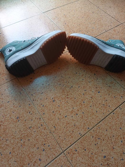 Converse Run Star Hike