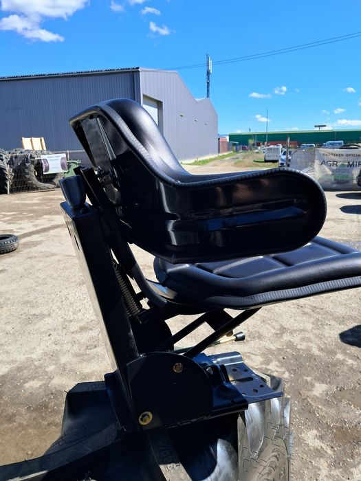 Scaun Universal tractor U650 U445 nou cu reglaj triplu si amortizor
