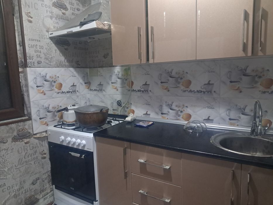 Chilonzor 9 kvartalda 2 xonali uy sotiladi