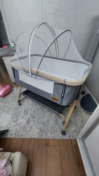 Детский манеж кравать сатылады.