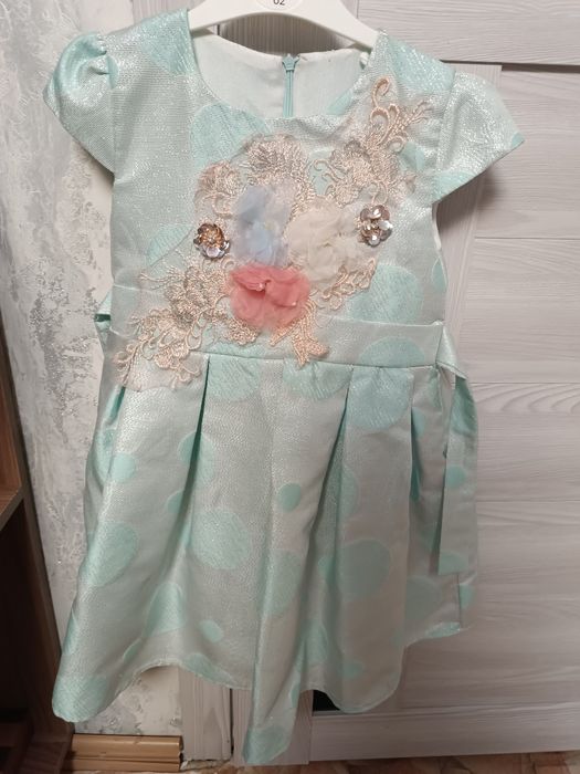 Платья праздничные для девочки