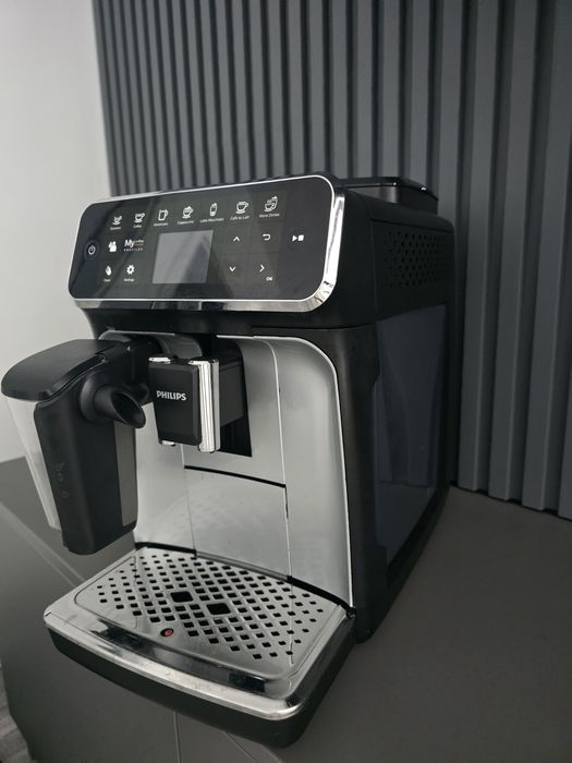 Espressor automat Philips EP4346 LatteGo