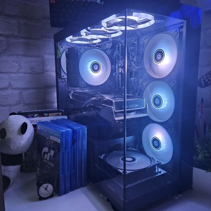 Vand calculator GAMING cu R5 5600 si Rx 6700xt 12Gb