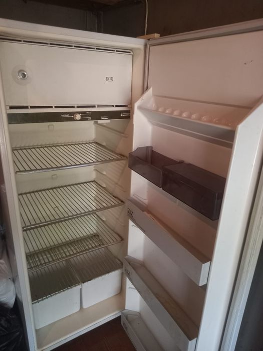 Продам Холодильник Бюриса