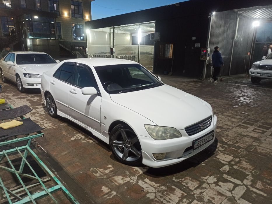 Toyota altezza 2002 г.