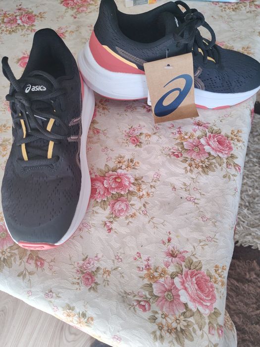 Маратонки за бягане ASICS