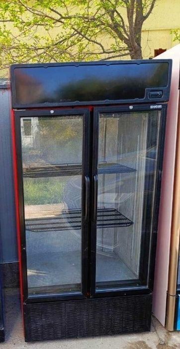 Продам   чистый холодильник работает  отлично