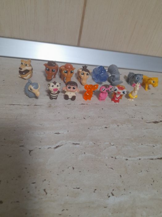 Figurine 16 bucăți