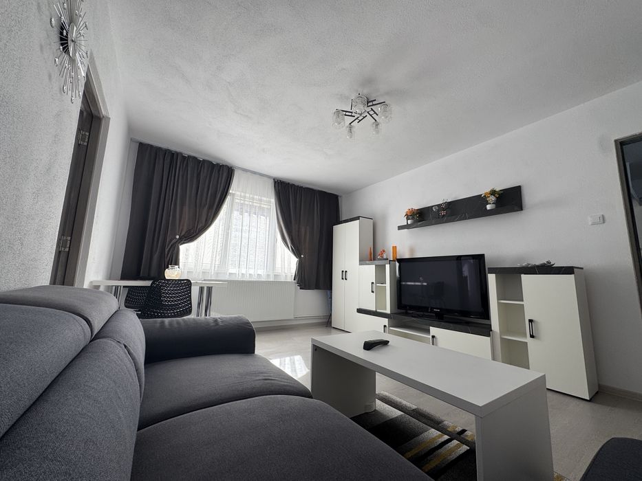 Inchiriez apartament