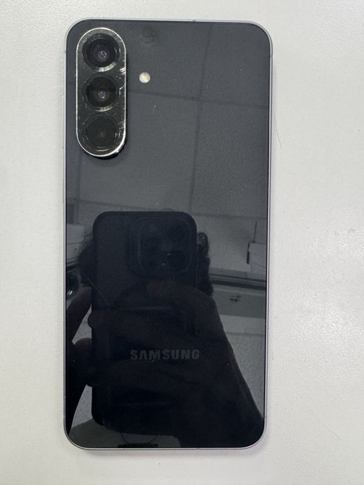 продаю смартфон Samsung a56