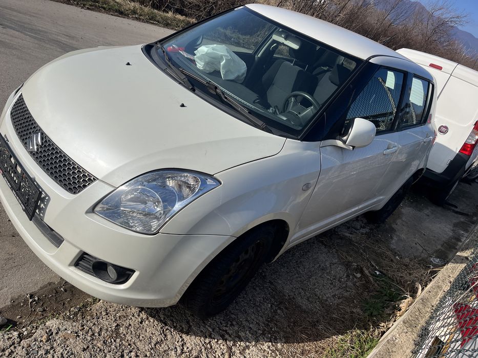 Suzuki Swift 1,3 бензин 4x4 За части!