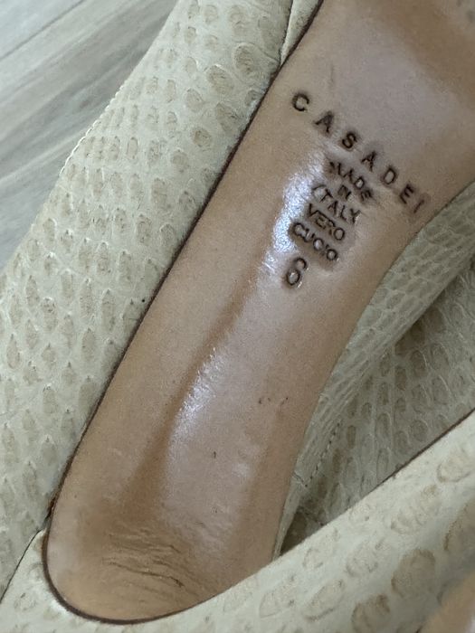 Туфли Casadei, Италия