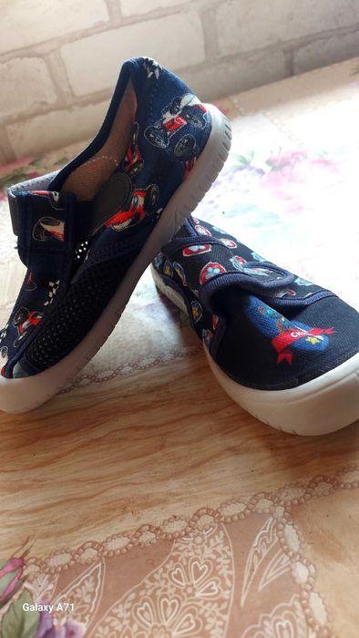 Вътрешни,Маратонки по 20лв