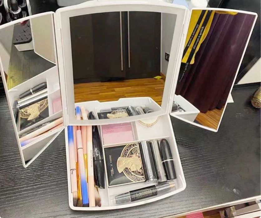 Настолно Сгъваемо Огледало за Гримиране с LED Светлини