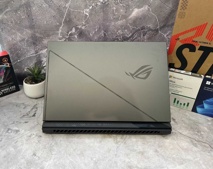 Игровой ноутбук ASUS ROG STRIX G18 /Core i7-13650HX/16GB/1TB/RTX4060-8