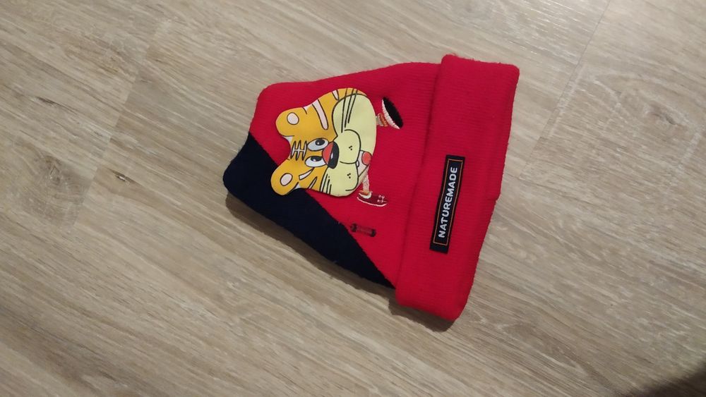 Шапочки зимние.привозные на девочку 10-18 месяцев