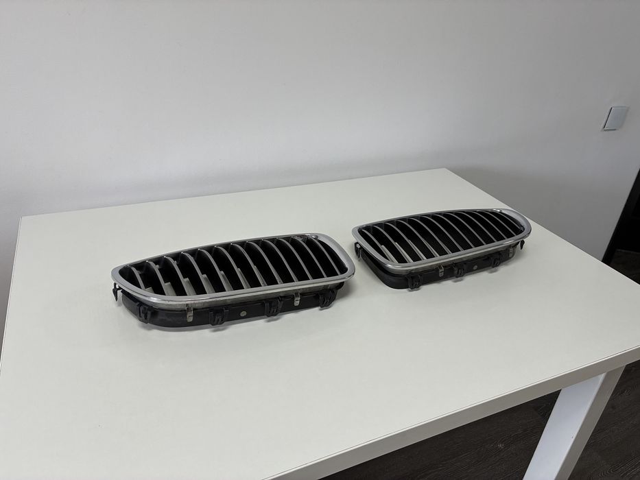 Grila bara fata bmw f10