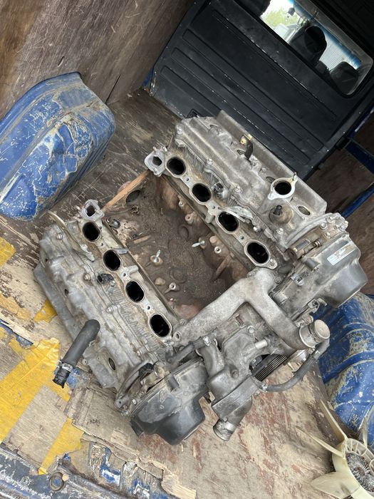 Двигатель 3 uz 4.7