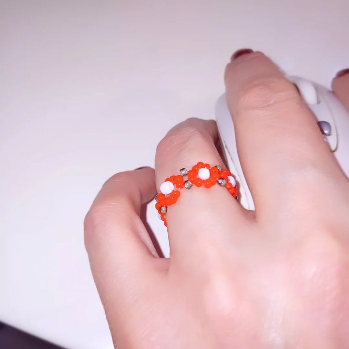 Бижута от стъклени мъниста синци