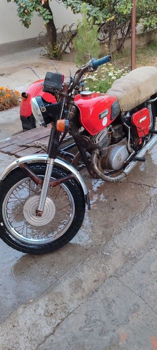 Motosikl lyulkalik faqat akkumlyatori yuq boshqa aybi yuq yuradi