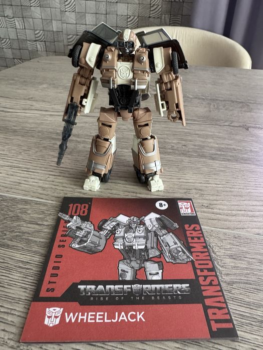 Transformers Deluxe Class