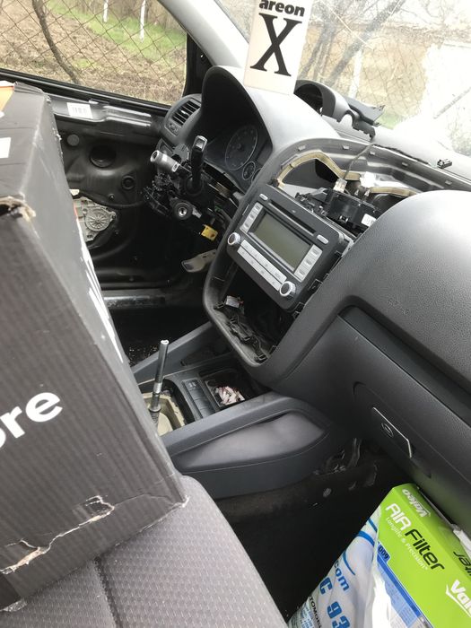 Голф 5 на части