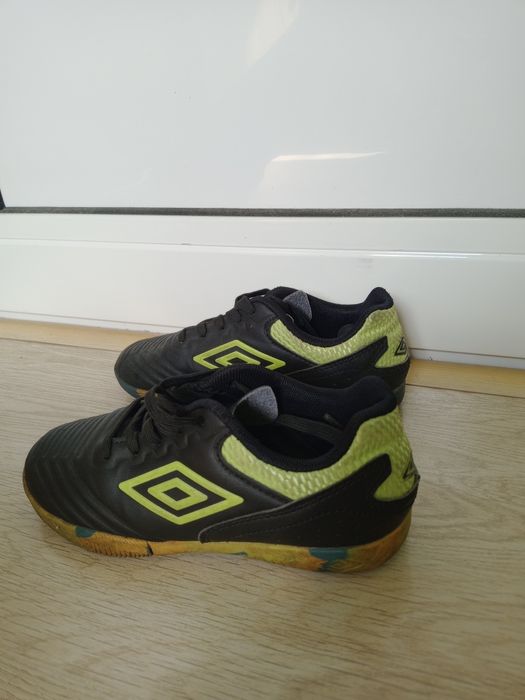 Маратонки  Umbro