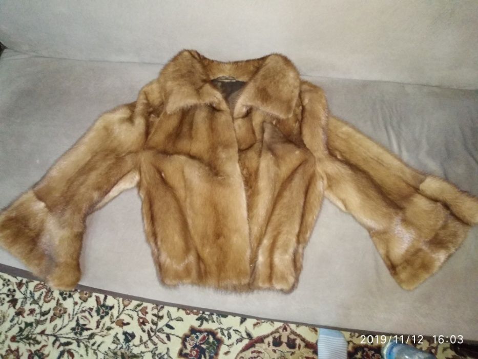 Стильный меховый жакет