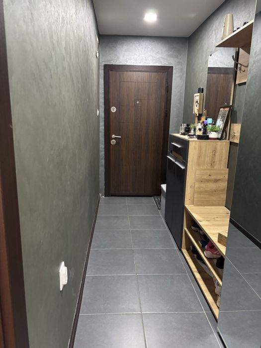 Тристаен обзаведен апартамен