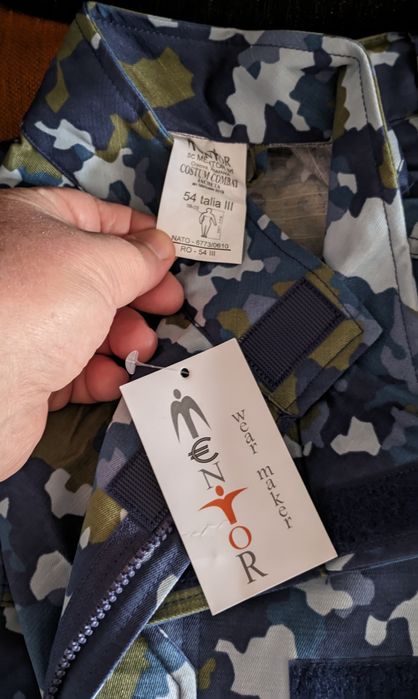 Vand piese de ținută militară combat ieșite din uz