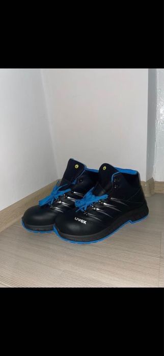 Vand set ghete+geaca pentru munca