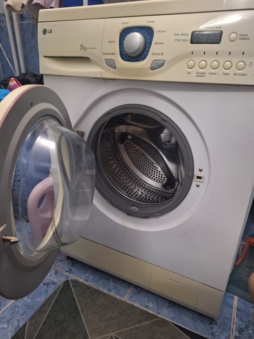 Продам стиральную машинку