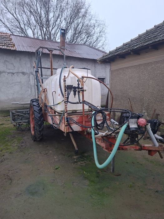 Vand semanatoare si meet!