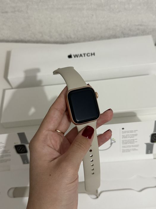 Apple Watch SE 40мм