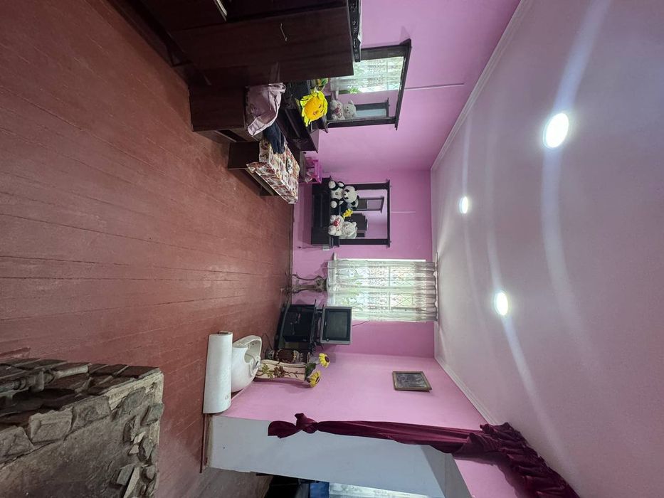 Продам мебель диваны столы сервант зеркала!!!стулья в подарок