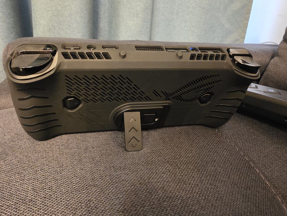 ASUS ROG Ally X 2024