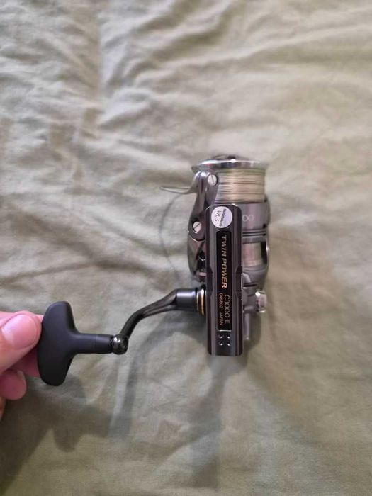 Mulineta Shimano Twin Power C3000 FE