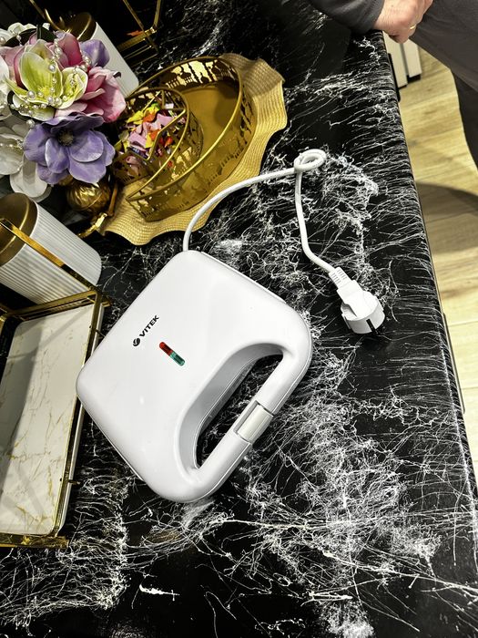 Сэндвичница новая