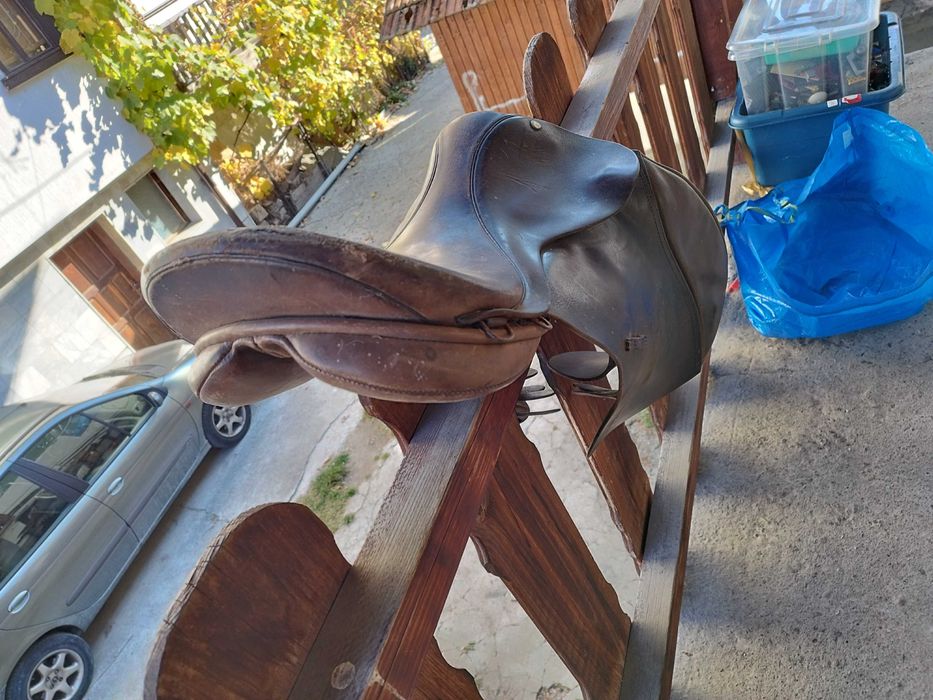 9 бр . / Оригинални седла за конна езда - Като нови !