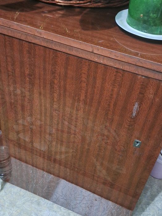 Профессиональный оверлок со столом