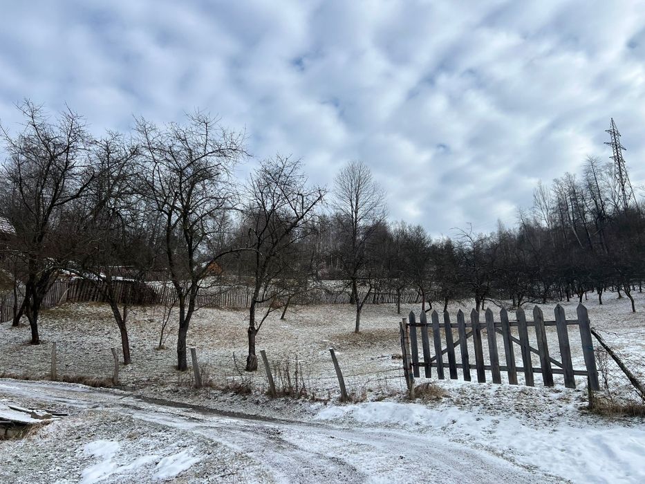 Vând teren intravilan