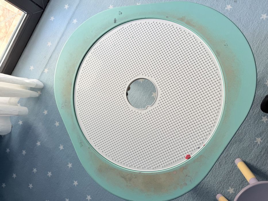 Masuta (de reconditionat) cu scaunele copii