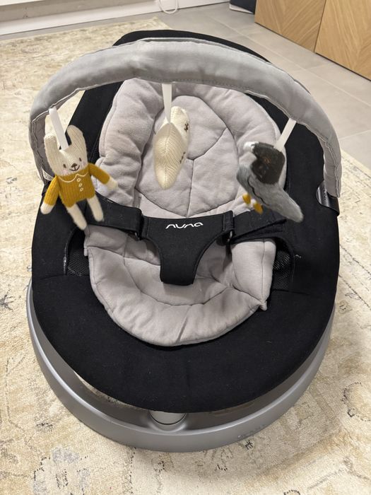 Nuna Leaf Curv (Dusk) + toy bar