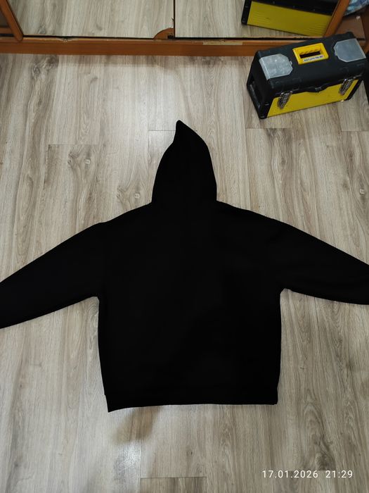 Hoodie очень хорошего качества,новый