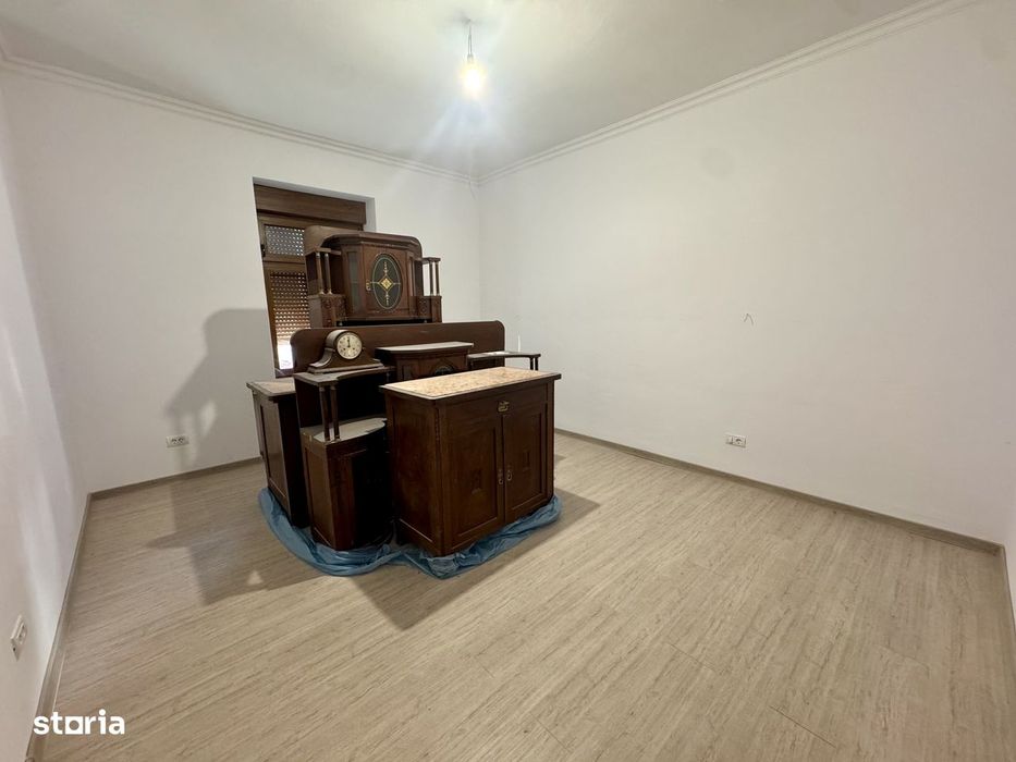 Vand apartament 2 camere, renovat, central-Turnul de Apa