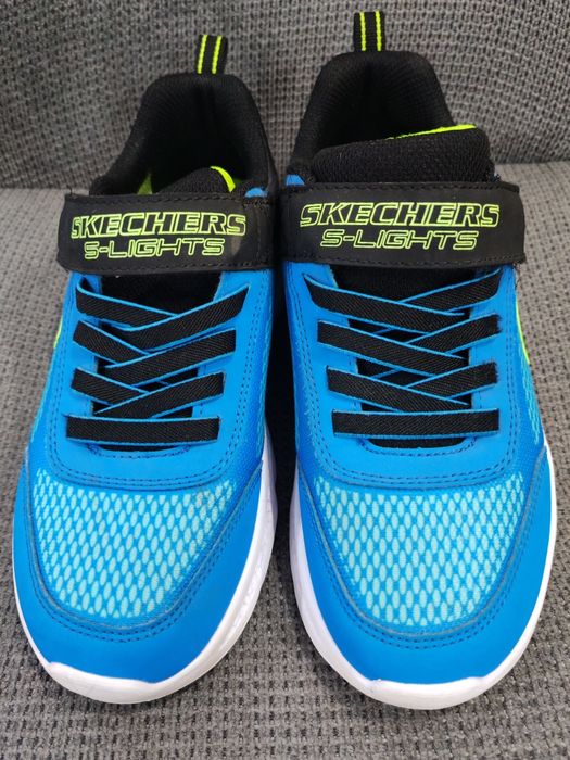 Adidași băieți in stare perfectă