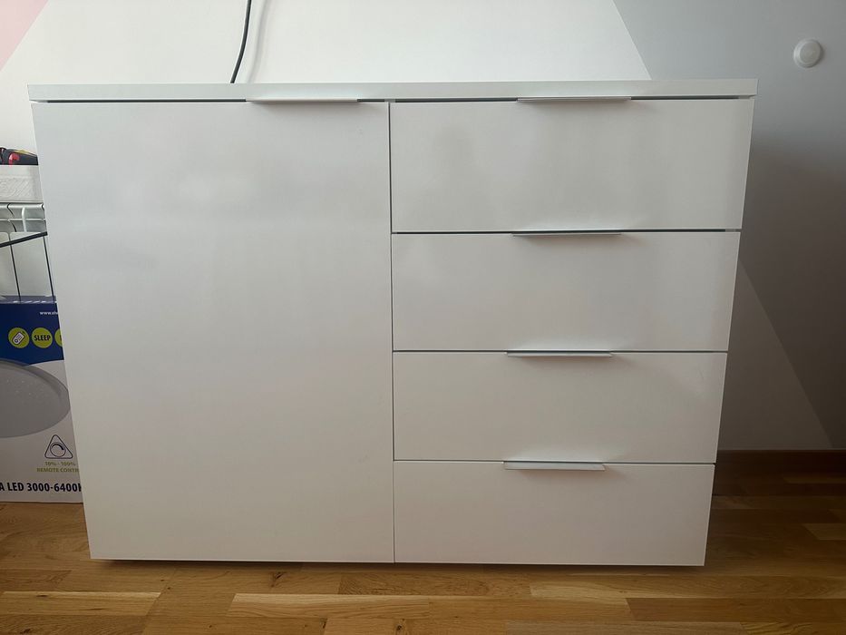 Продажба на Бял скрин Сплит