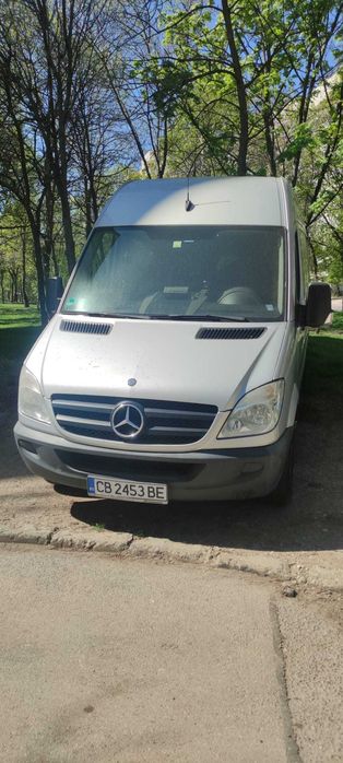 Бус под наем (Товарни бусове под наем София-Макси  база)